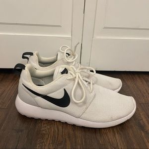 Nike Roshe run white